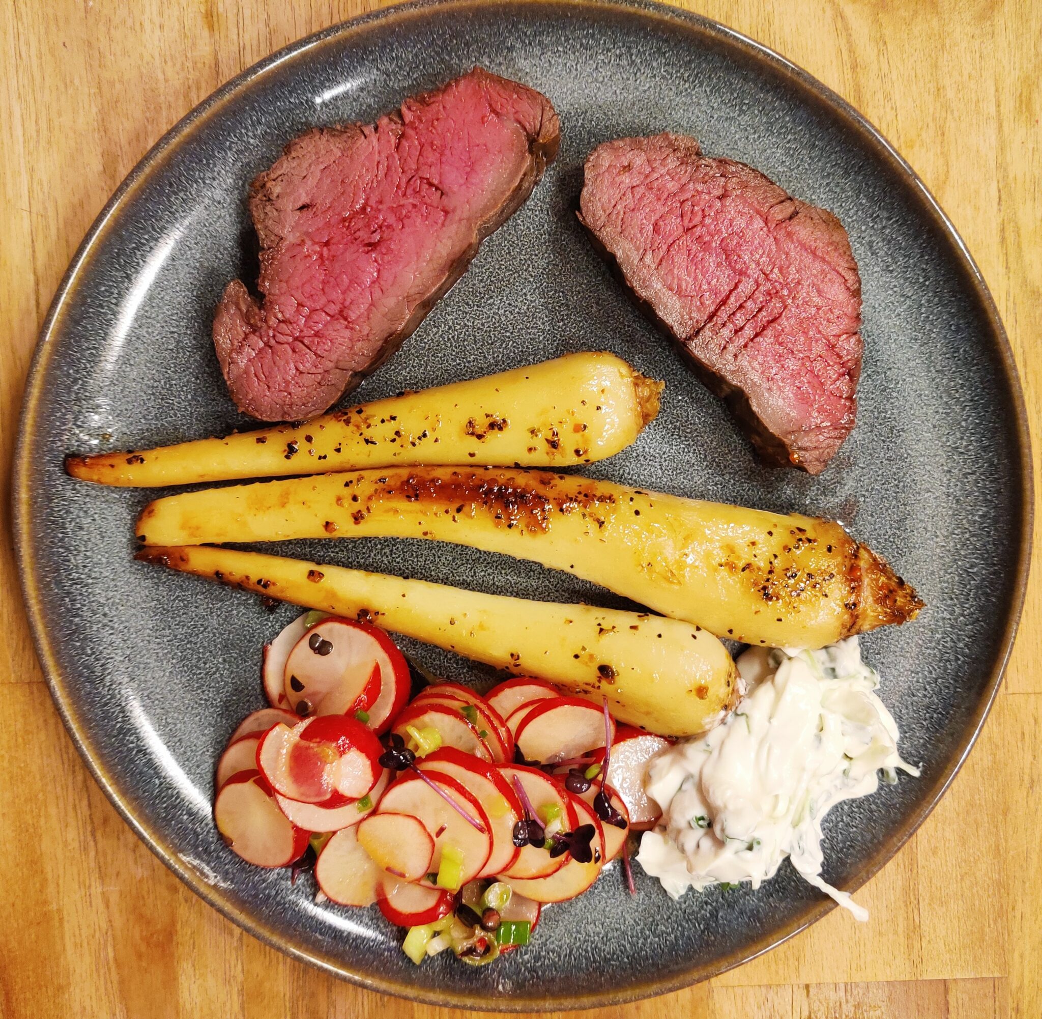 Mein Abendessen: Hüftsteak am Stück mit Petersilienwurz ...